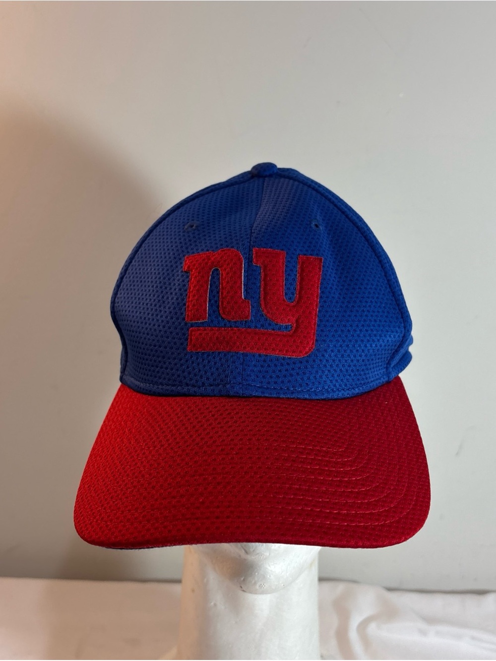 New York Giants Two-Tone Blue & Red Baseball Cap. Small/Medium